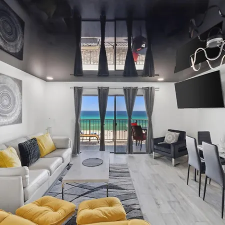 The Summit 702 Appartement